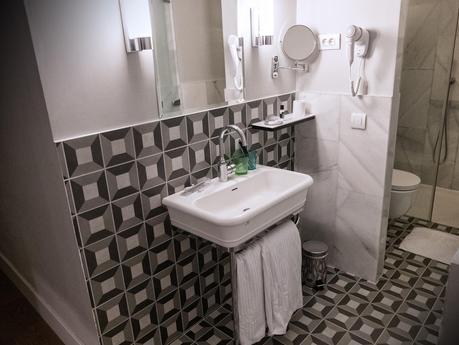 One Shot Recoletos 04, un Hotel de contrastes.