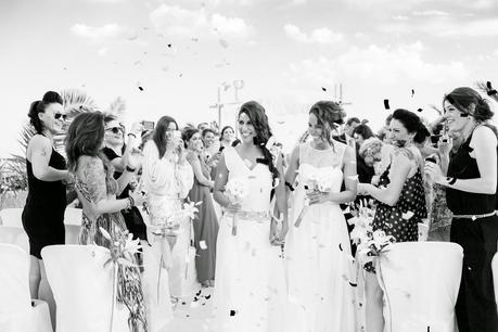 Mariló & Laia, una boda 100% Otaduy boda playa sitges