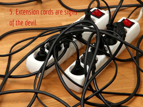 10 imágenes de cómo NO preparar la vivienda para la venta cables-sueltos