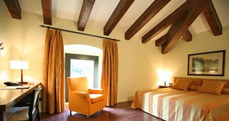 Lugares con encanto hotel castell de l'oliver escapadas hotel con encanto
