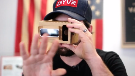 Casco de realidad virtual en cartón por 25 dólares 