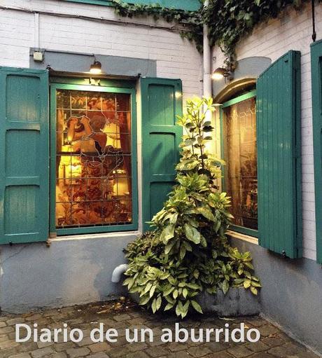 Visitando una de las joyas del “art déco” en Bruselas: la villa Empain. No podía faltar un consejo gastronómico para terminar. Visitando una de las joyas del “art déco” en Bruselas: la villa Empain. No podía faltar un consejo gastronómico para terminar.