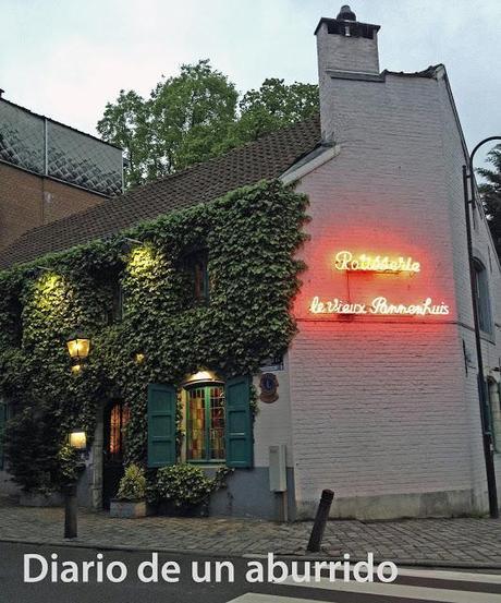 Visitando una de las joyas del “art déco” en Bruselas: la villa Empain. No podía faltar un consejo gastronómico para terminar. Visitando una de las joyas del “art déco” en Bruselas: la villa Empain. No podía faltar un consejo gastronómico para terminar.