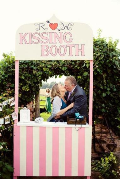 Pon un “kissing booth” en tu boda
