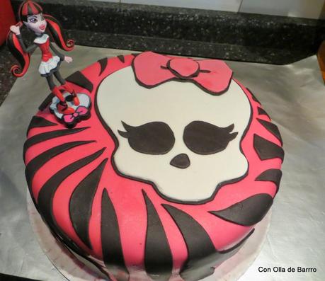 Tarta de Cumpleaños Monster High de Fondant.