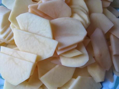 Bacalao Con Patatas Panaderas Sobre Cama de Tomate Frito