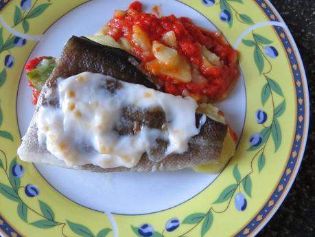 Bacalao Con Patatas Panaderas Sobre Cama de Tomate Frito