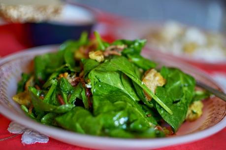 Ensalada templada de espinacas con jamón [Recetas de ensalada]