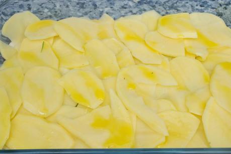 Ratatouille de verduras con queso de cabra al horno