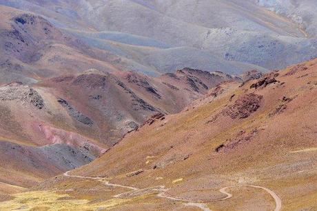 El Abra del Acay tiene la fama de ser el paso rutero más alto de América.