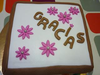 Una tarta para las profes de la peque