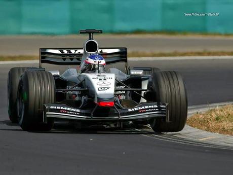 MERCEDES TIÑE DE PLATA A LA F1 CONVIRTIENDOSE EN LOS NUEVOS CAMPEONES DEL MUNDO