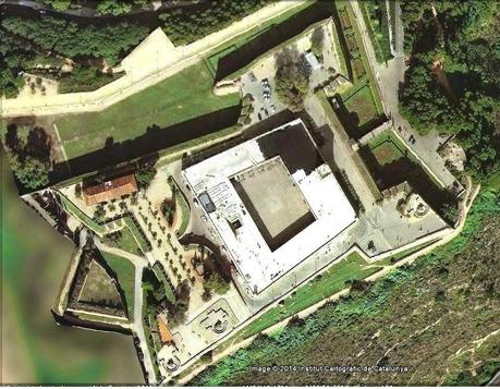 EL CASTILLO DE MONTJUIC EN BARCELONA: LUGAR DEFENSIVO, OF...