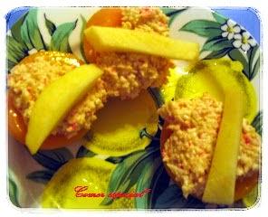 Melocotones rellenos de crema de surimi