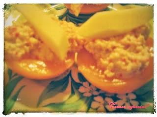 Melocotones rellenos de crema de surimi