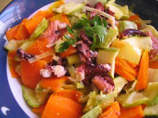 Ensalada de verduras y pulpo