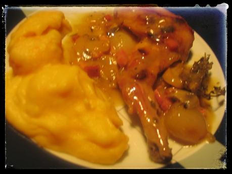 Conejo con champiñones y bacón al cava