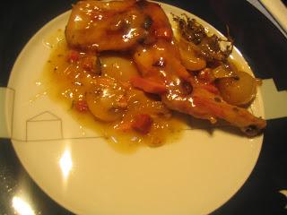 Conejo con champiñones y bacón al cava