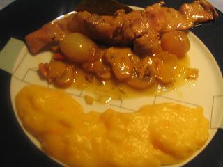 Conejo con champiñones y bacón al cava