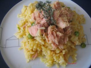 Arroz con verduras, atún y gambitas