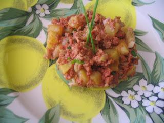 Revuelto de carne con papas