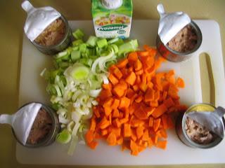 Berenjena rellena de verduras y atún con nata de soja