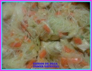 Fideos de soja con verduras y pechuga de pavo