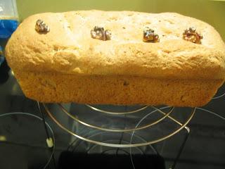 Pan de molde integral con nueces