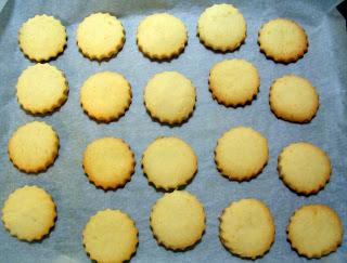 Mantecados, polvorones de azahar y roscos de anís