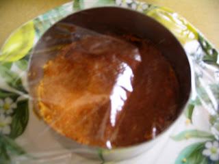 Minitarta de cumpleaños sin lactosa ni huevos