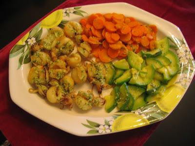 Chopitos o sepia al vapor con verduras y mojo