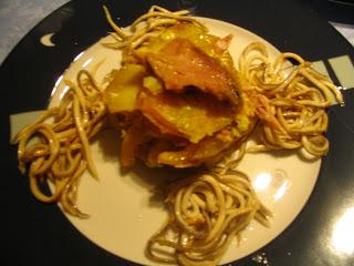 Revuelto de papas con ventresca y gulas