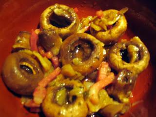 Champiñones al ajillo con baicon