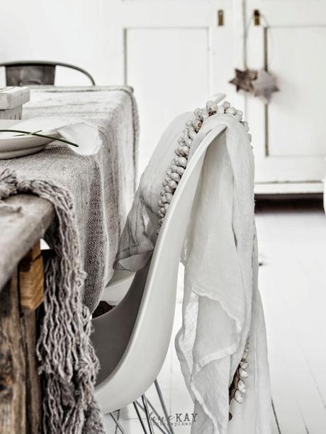 Una sala rustica y muy bohemia. Constrastando texturas