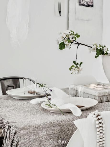 Una sala rustica y muy bohemia. Constrastando texturas