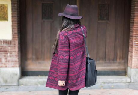 street style barbara crespo ethnic red coat hake red boots zara hat fashion blogger outfit blog de moda street style barbara crespo ethnic red coat hake red boots zara hat fashion blogger outfit blog de moda