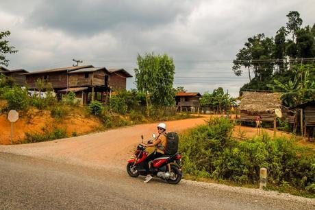 Atravesamos pequeñas poblaciones, Thakhek Loop