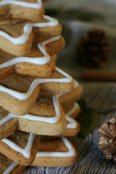 Árboles de Navidad de galletas de canela