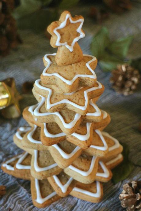 Árboles de Navidad de galletas de canela