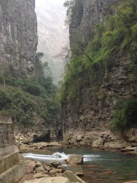 Navegando por la corriente del Shennv. China Navegando por la corriente del Shennv. China