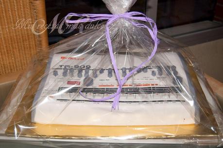 TARTA CAJA DE RITMOS  TR-909