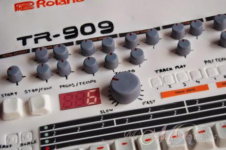 TARTA CAJA DE RITMOS  TR-909
