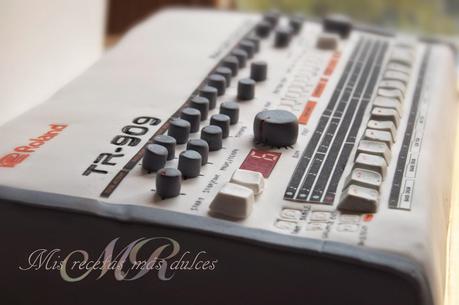 TARTA CAJA DE RITMOS  TR-909