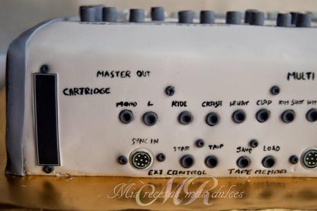 TARTA CAJA DE RITMOS  TR-909