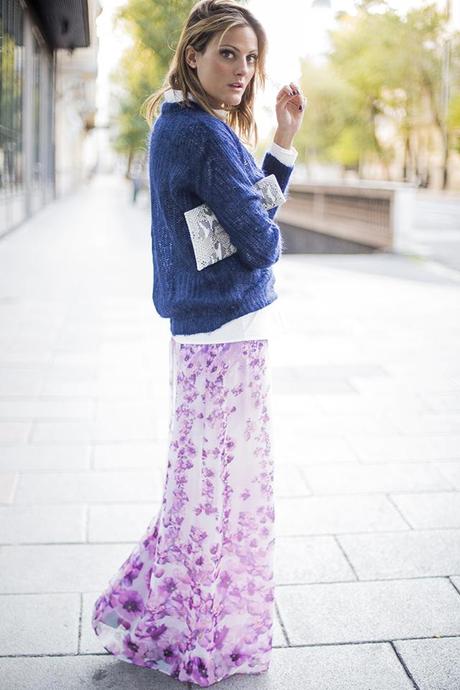 mango, long skirt, flowers, autumn flowers, zara, oversized jumper, snake phyton, bali clutch, camisa blanca, white shirt, OUTFITS, cristina blanco, guia de estilo blog, guiadeestilo, fashion blogger