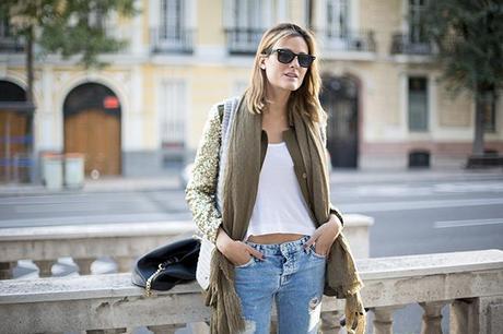 golden pailletes, sahariana, pull and bear, zara, rayban, kakhi, destroyed denim jeans, stilettos, OUTFITS, popi and hafner, cristina blanco, guiadeestilo, guia de estilo blog, blogger, spanish fashion blogger