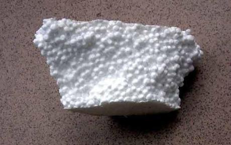 Camararero! una de plástico! Bisfenol A y Estirofoam El estirofoam es un plásico que se relaciona con problemas para nuestra salud