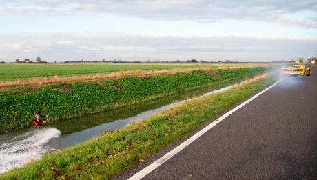 Wakeboard-con-un-Ferrari-F50