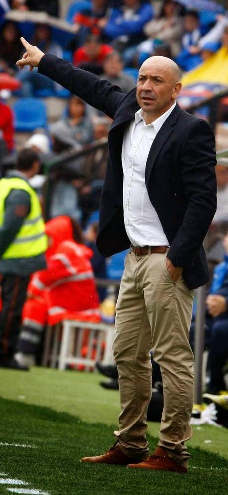 Claudio Barragán sustituye a Antonio Calderón en el banquillo del Cádiz C.F.