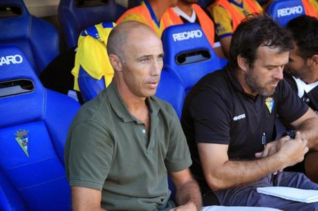 Claudio Barragán sustituye a Antonio Calderón en el banquillo del Cádiz C.F.